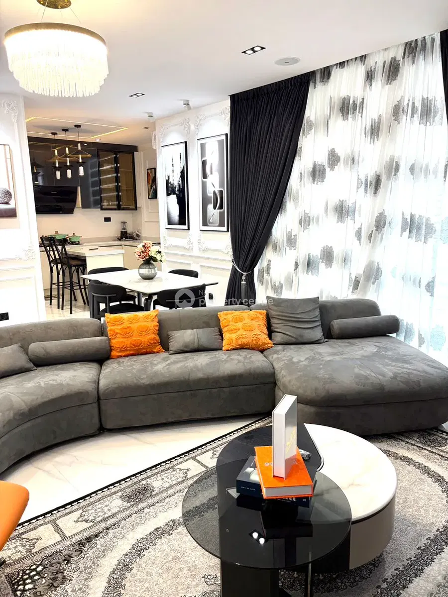 New Luxury 2-Bedroom Shortlet