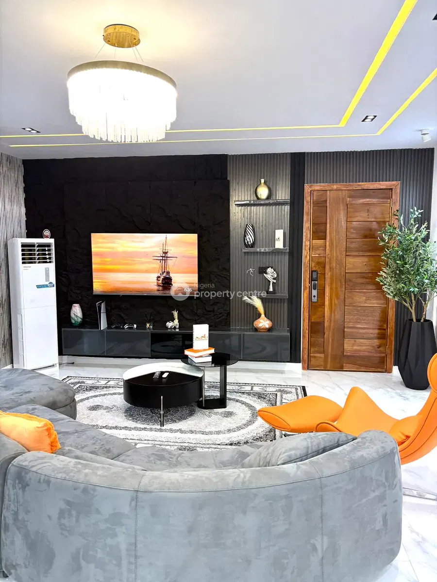 New Luxury 2-Bedroom Shortlet