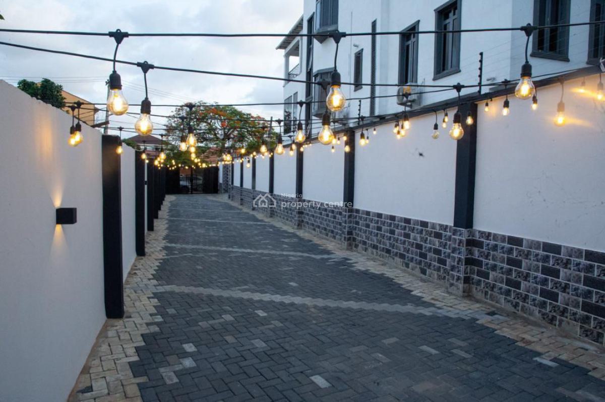 Luxurious 2 Bedrooms Apartment, Ladoke Akintola, Ikeja Gra, Ikeja, Lagos, Flat / Apartment Short Let