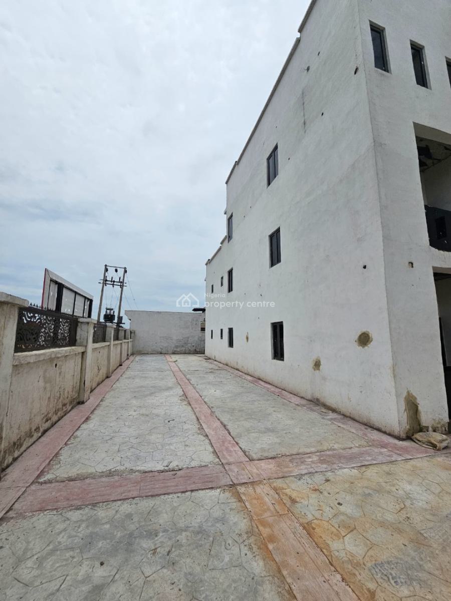 5 Bedroom Town House with Bq, Gaduwa, Abuja, House for Sale