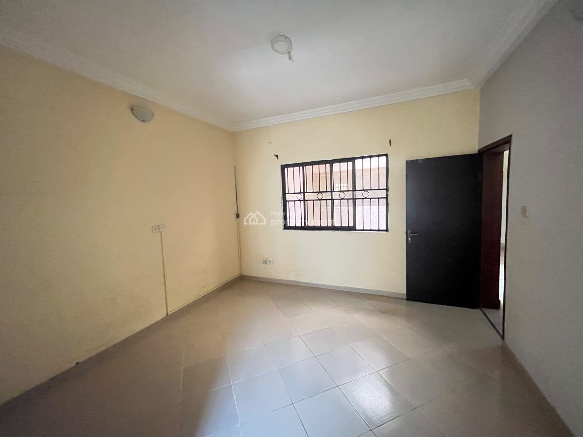 Spacious 2 Bedroom Apartment on The Ground Floor, Lekki Phase 1, Lekki, Lagos, Flat / Apartment for Rent