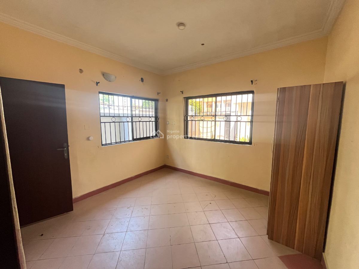 Spacious 2 Bedroom Apartment on The Ground Floor, Lekki Phase 1, Lekki, Lagos, Flat / Apartment for Rent