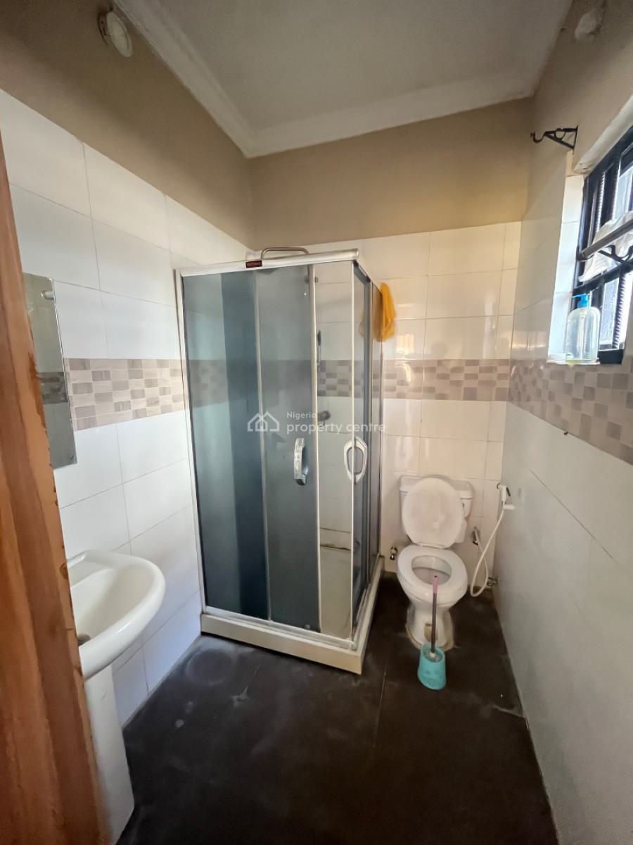 Spacious 2 Bedroom Apartment on The Ground Floor, Lekki Phase 1, Lekki, Lagos, Flat / Apartment for Rent