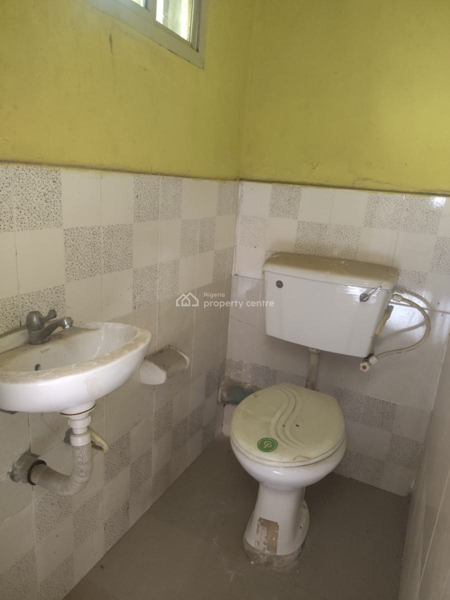 a Clean 2 Bedroom Flat in a Gated Estate, Lagoon View Estate, Off Owode - Ibeahe Road, Ikorodu, Lagos, Flat / Apartment for Rent