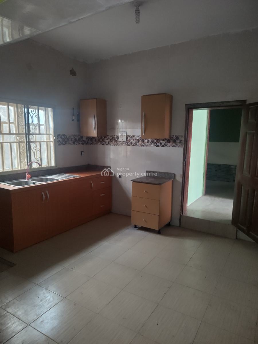 a Clean 2 Bedroom Flat in a Gated Estate, Lagoon View Estate, Off Owode - Ibeahe Road, Ikorodu, Lagos, Flat / Apartment for Rent