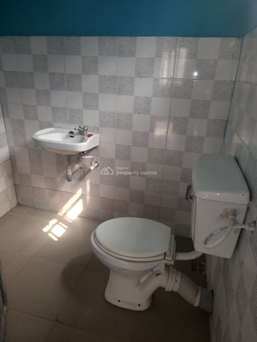 a Clean 2 Bedroom Flat in a Gated Estate, Lagoon View Estate, Off Owode - Ibeahe Road, Ikorodu, Lagos, Flat / Apartment for Rent