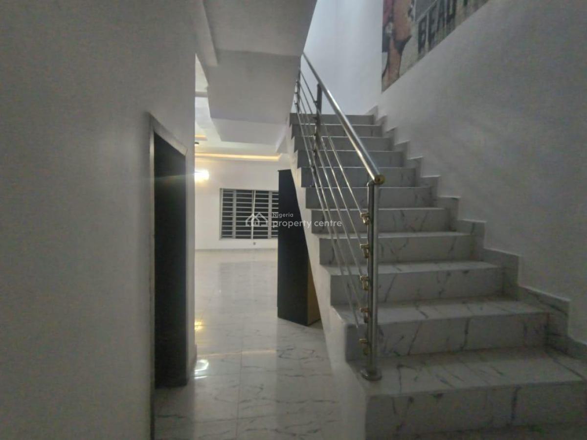 4-bedroom Semi-detached + Bq, Osapa, Lekki, Lagos, Flat / Apartment for Rent