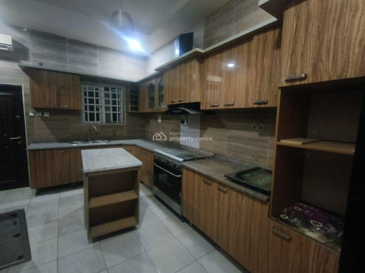 4-bedroom Semi-detached + Bq, Osapa, Lekki, Lagos, Flat / Apartment for Rent