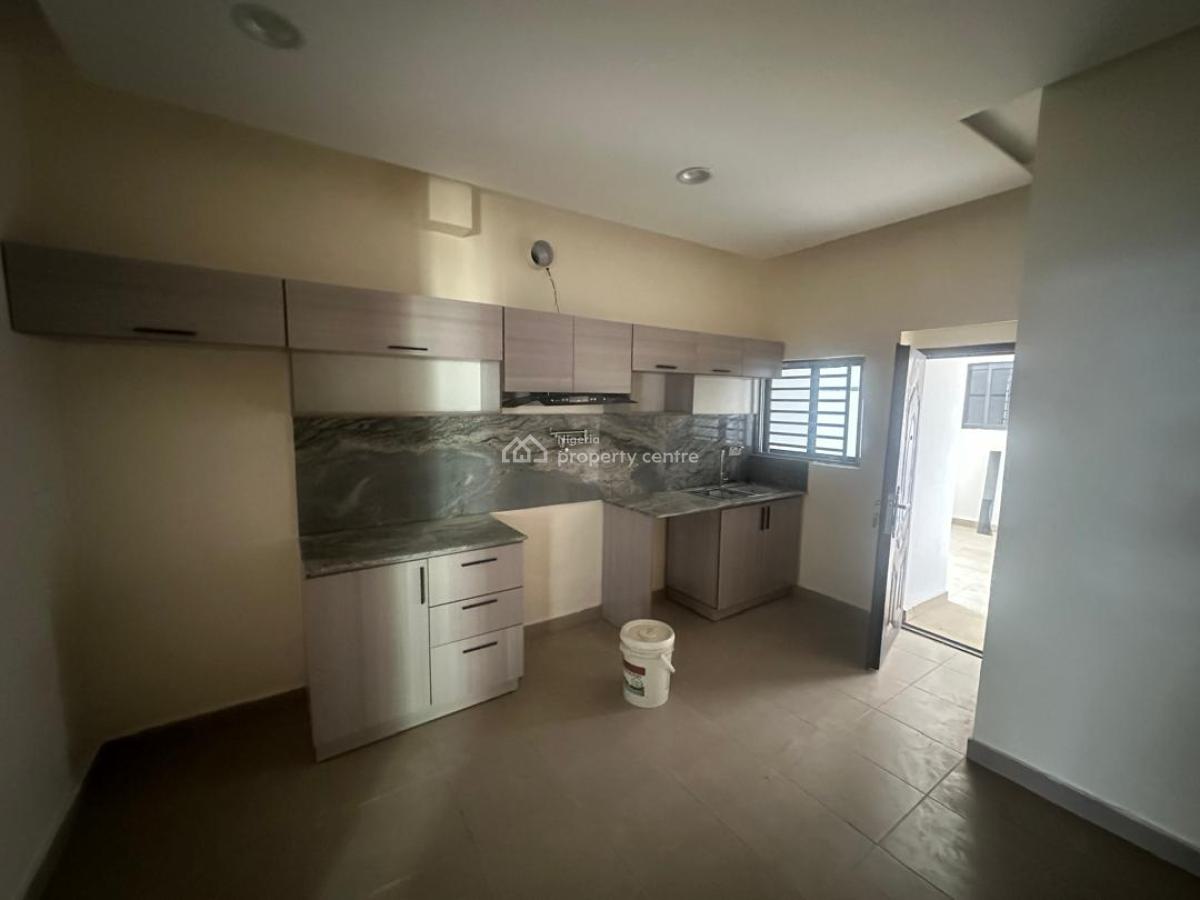 3 Bedroom Luxury Apartment, Mcneil Road, Sabo, Yaba, Lagos, Flat / Apartment for Rent