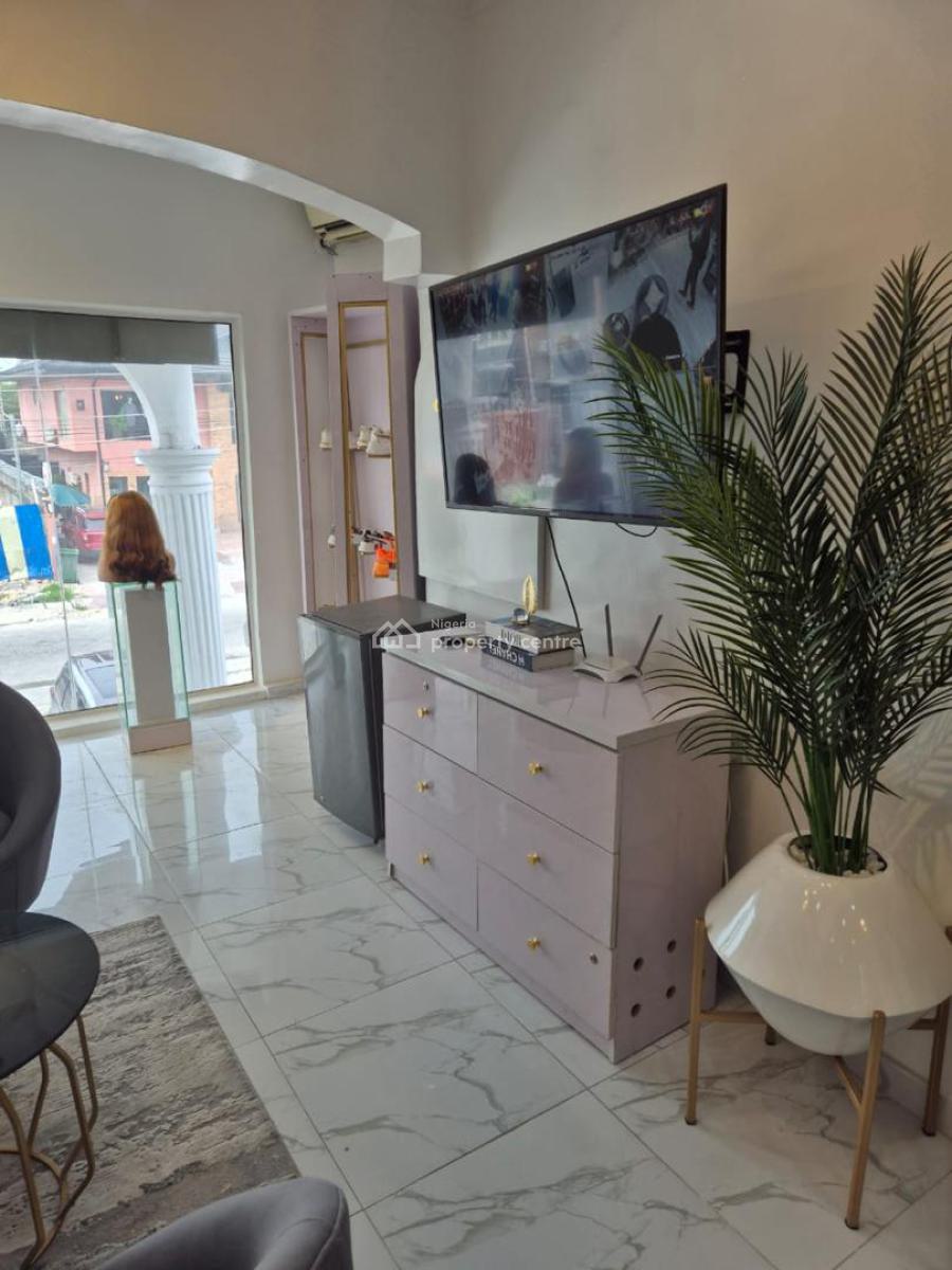 a Lovely Shop with a Wigs and Display Dummies with All Furniture, Lekki Phase 1, Lekki, Lagos, Shop for Rent