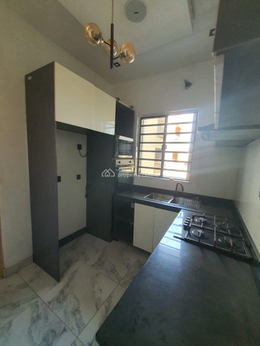 Massive & Exquisite 2-bedroom Upstairs Apartment, Ikate, Lekki, Lagos, Flat / Apartment for Rent