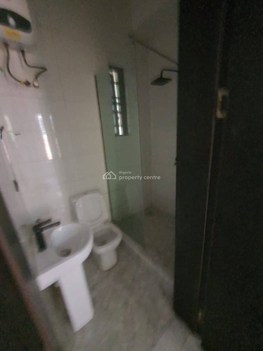 Massive & Exquisite 2-bedroom Upstairs Apartment, Ikate, Lekki, Lagos, Flat / Apartment for Rent