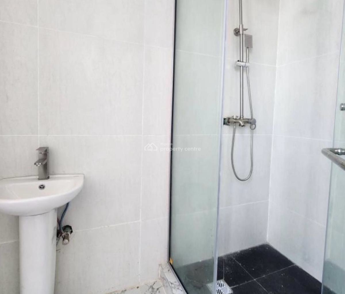 2 Bedroom Apartment Upstairs and Downstairs, Chevron, Lekki, Lagos, Flat / Apartment for Rent