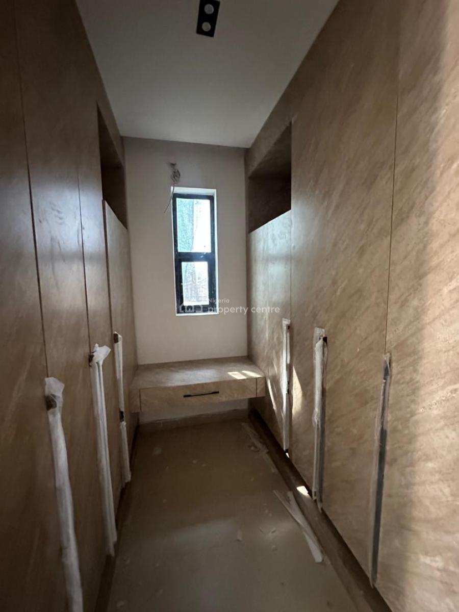 5 Bedroom House with a Pool and Bq, Lekki Phase 1, Lekki, Lagos, Detached Duplex for Sale