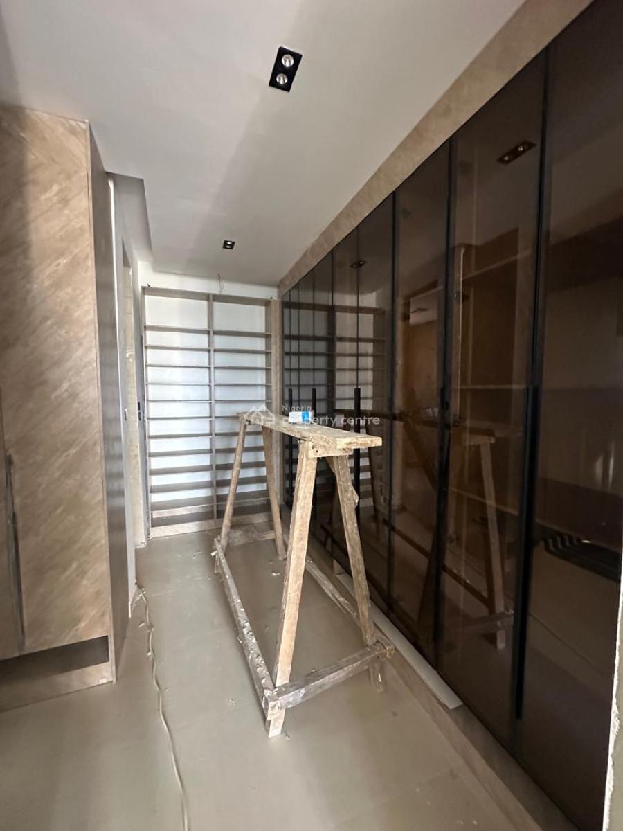 5 Bedroom House with a Pool and Bq, Lekki Phase 1, Lekki, Lagos, Detached Duplex for Sale