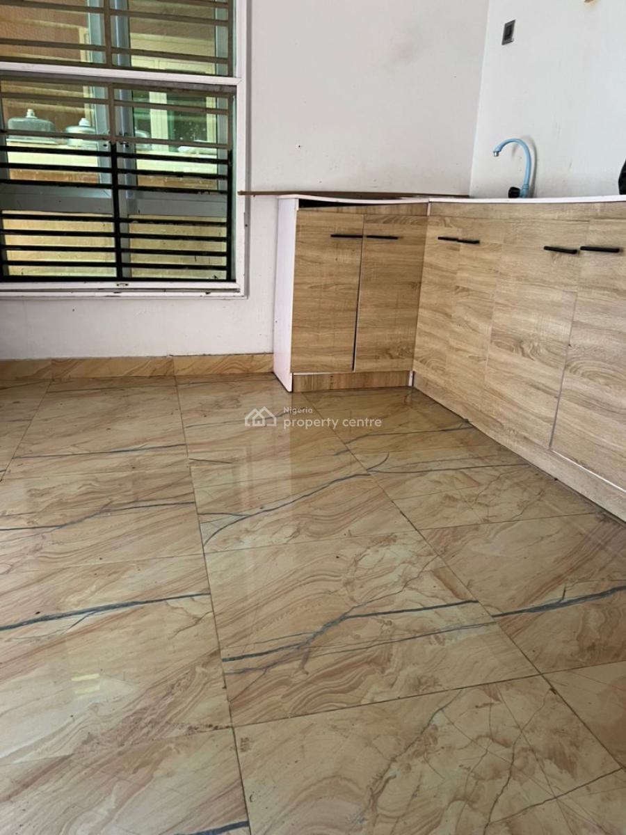 Spacious Luxurious Studio Mini Flat in an Estate, Ologolo, Lekki Lagos., Lekki, Lagos, Mini Flat (room and Parlour) for Rent