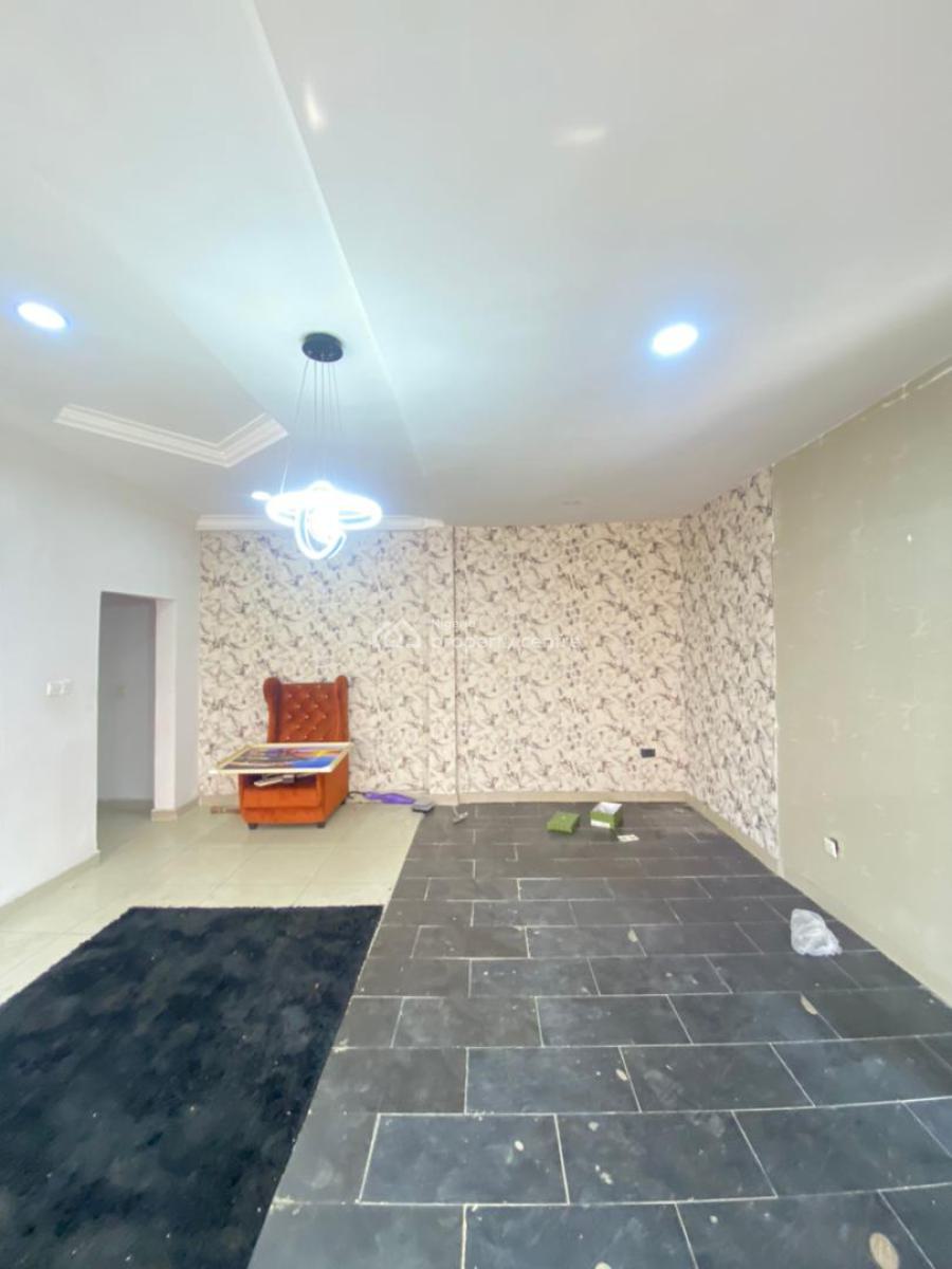 Spacious 2 Bedroom Apartment Upstairs, Lekki Phase 1, Lekki, Lagos, Flat / Apartment for Rent
