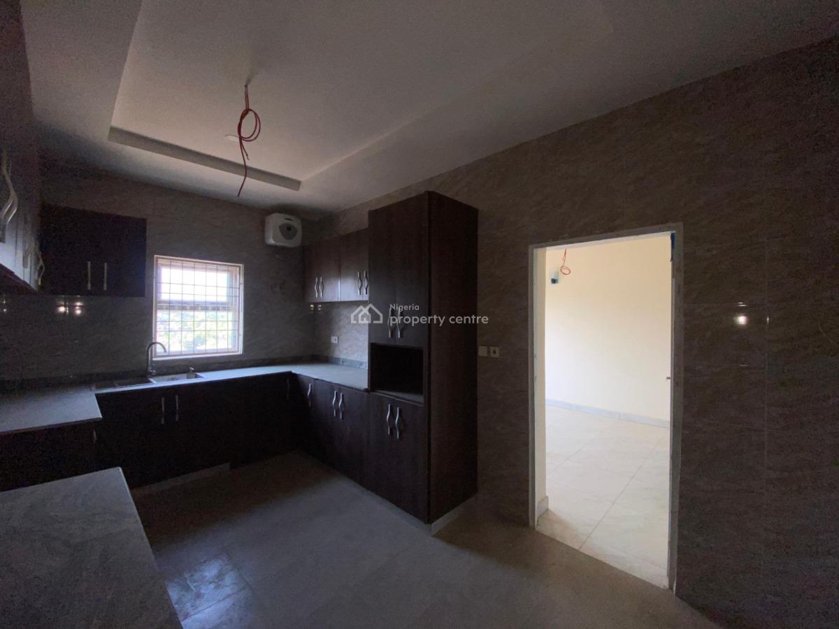 Spacious Newly-built 3 Bedroom Apartment with Bq, Galadimawa, Abuja, Flat / Apartment for Sale