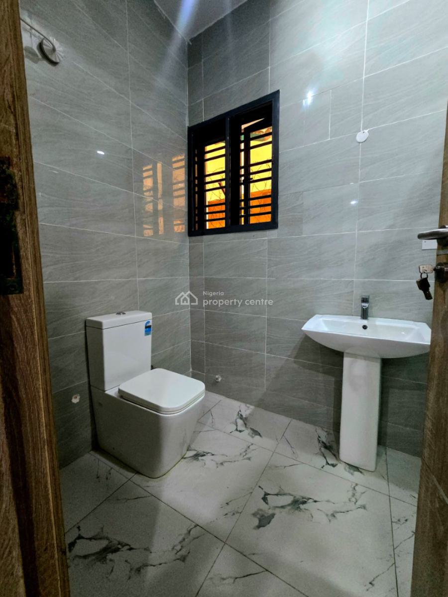 2-bedroom Flat Apartment with a Study Room and a Room Bq*, Lekki Right Hand Side, Lekki Phase 1, Lekki, Lagos, Flat / Apartment for Rent