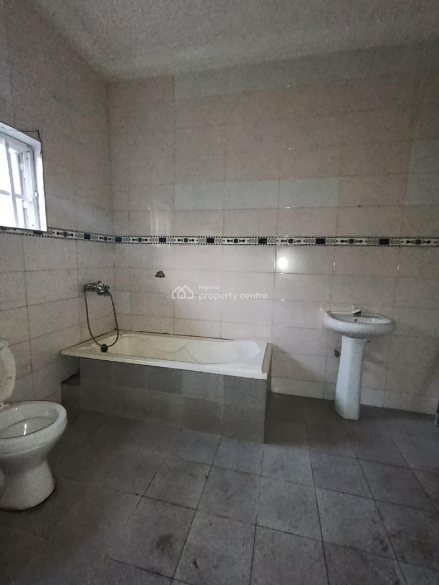 Lovely Well Maintained Self Service 4bedroom Terrace Duplex+ Bq, Osapa, Osapa, Lekki, Lagos, Terraced Duplex for Rent