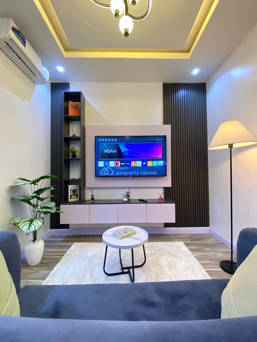 Luxurious 1 Bedroom Apartment with Housekeeping and Refrigerator, Yaba, Lagos, Flat / Apartment Short Let