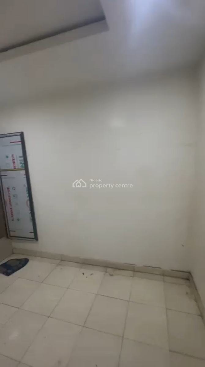 Lovely Roomself Contain (upflat), Sawmil Gbagada Lagos., Gbagada, Lagos, Self Contain (single Rooms) for Rent