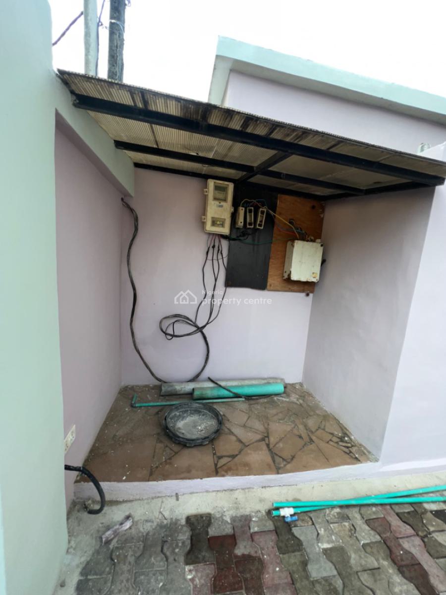 3 Bedrooms Semi Detached Duplex, Ikate Elegushi, Lekki, Lagos, Semi-detached Duplex for Sale