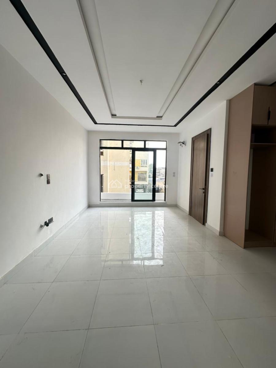 Spacious Luxury 2 Bedroom Apartment with an Elevator in a Secure, Lekki Phase 1, Lekki, Lagos, House for Sale