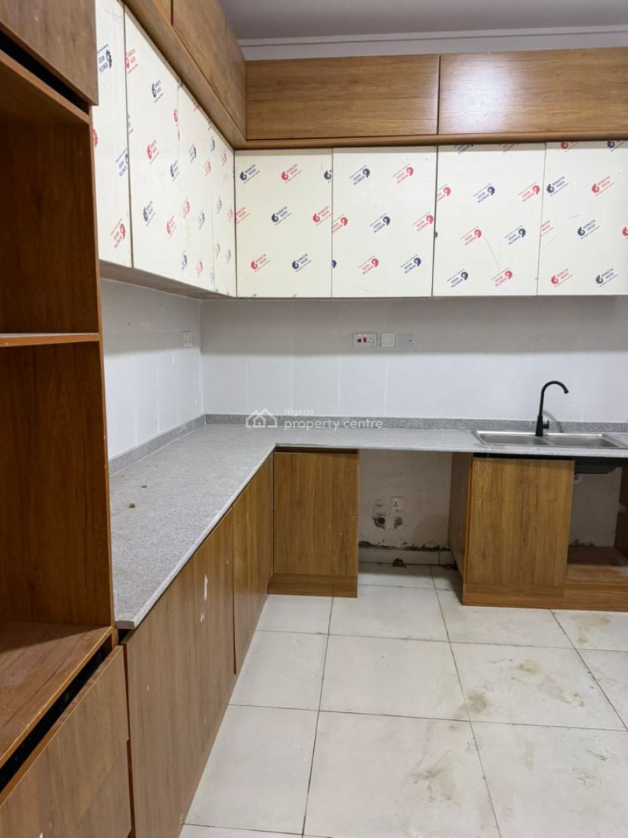 Spacious 3 Bedroom Flat, Western Foreshore, Osapa, Lekki, Lagos, Flat / Apartment for Rent