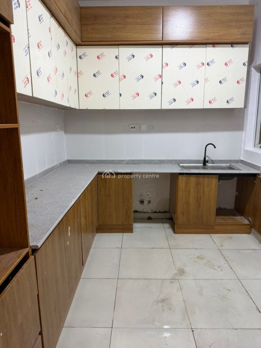 Spacious 3 Bedroom Flat, Western Foreshore, Osapa, Lekki, Lagos, Flat / Apartment for Rent