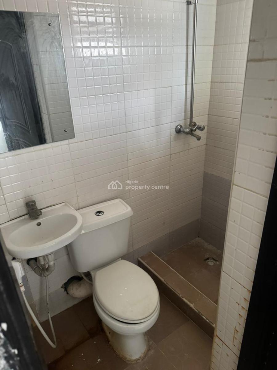 Well-maintained 2-bedroom Apartments, Ikota, Lekki, Lagos, Flat / Apartment for Rent