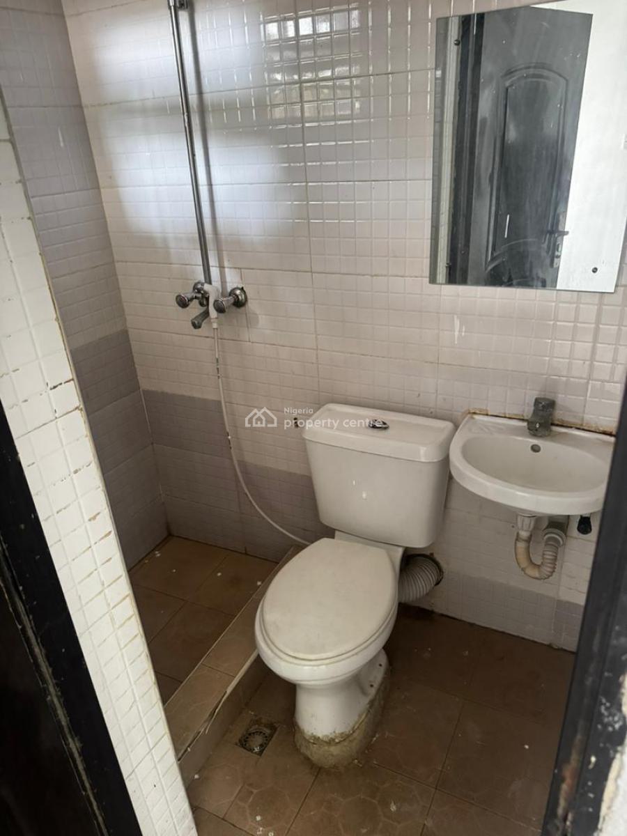 Well-maintained 2-bedroom Apartments, Ikota, Lekki, Lagos, Flat / Apartment for Rent