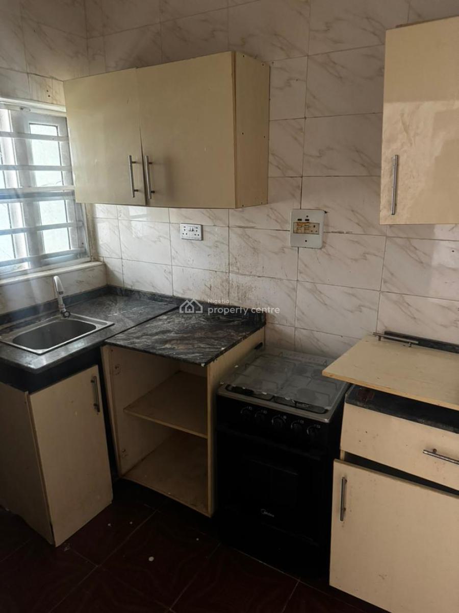 Well-maintained 2-bedroom Apartments, Ikota, Lekki, Lagos, Flat / Apartment for Rent