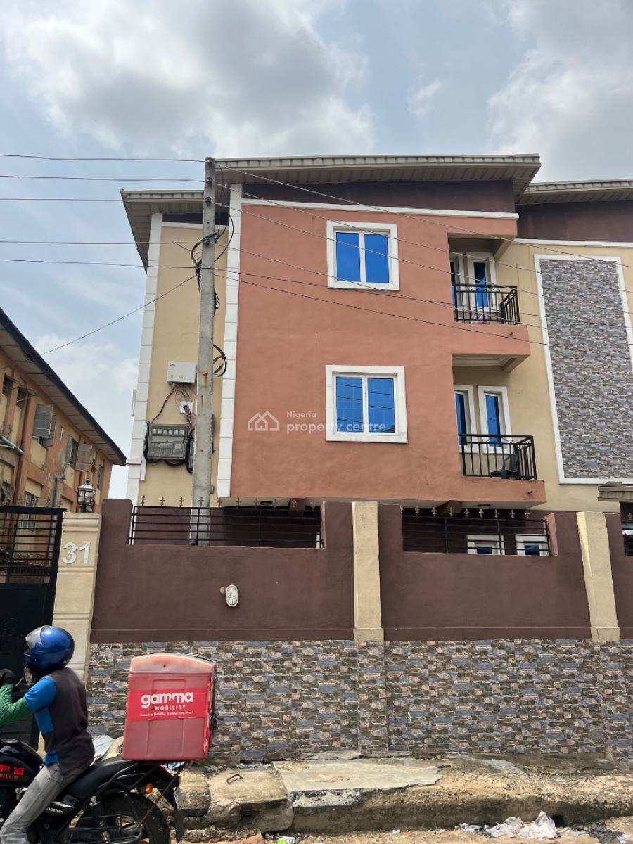 Decent Mini Flat, Off Pedro Road, Shomolu, Lagos, Mini Flat (room and Parlour) for Rent