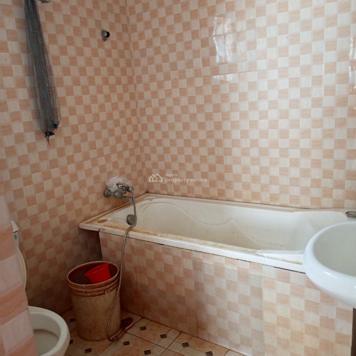 Spacious and Sharp 3bedroom Apartment (upstairs), Okun Ajah Lagos, Okun-ajah, Ajah, Lagos, Flat / Apartment for Rent