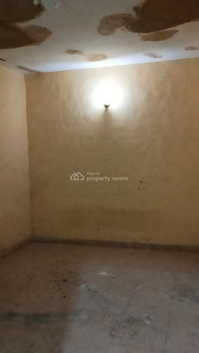 Very Spacious Miniflat, Moore Road Behide St Dominic Catholic Church Yaba, Alagomeji, Yaba, Lagos, Flat / Apartment for Rent