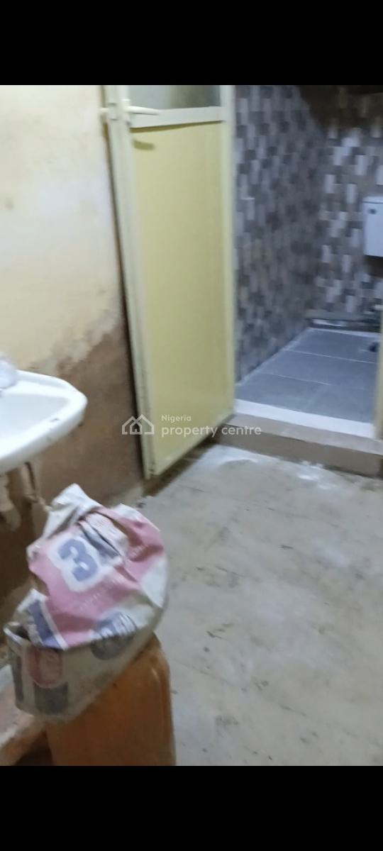 Very Spacious Miniflat, Moore Road Behide St Dominic Catholic Church Yaba, Alagomeji, Yaba, Lagos, Flat / Apartment for Rent