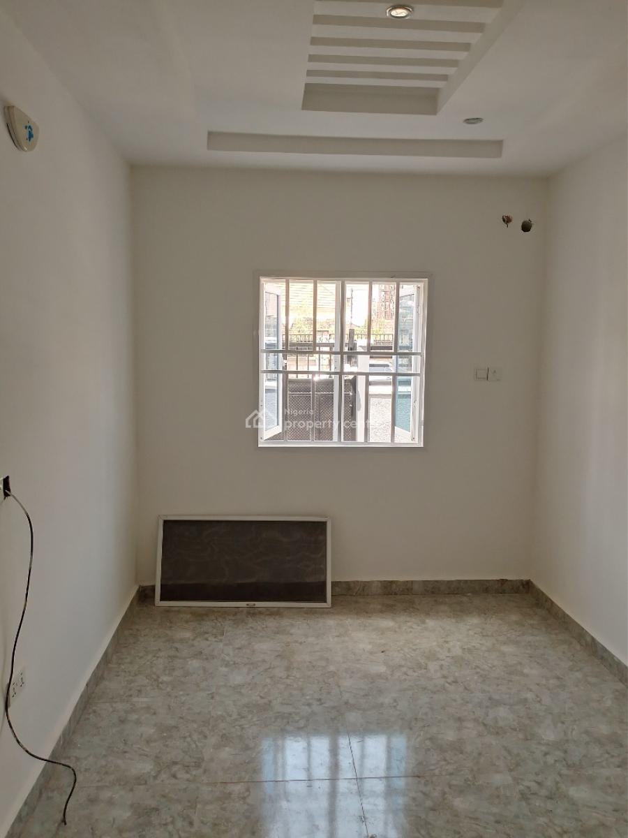 Spacious 2 Bedroom, Zone E Extension, Apo Resettlement, Apo, Abuja, Flat / Apartment for Rent