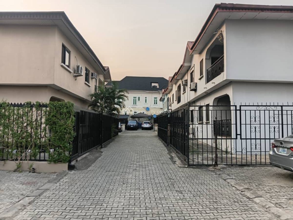 4 Bedrooms Semi Detached Duplex with Bq, Omole Phase 1, Ikeja, Lagos, Semi-detached Duplex for Sale