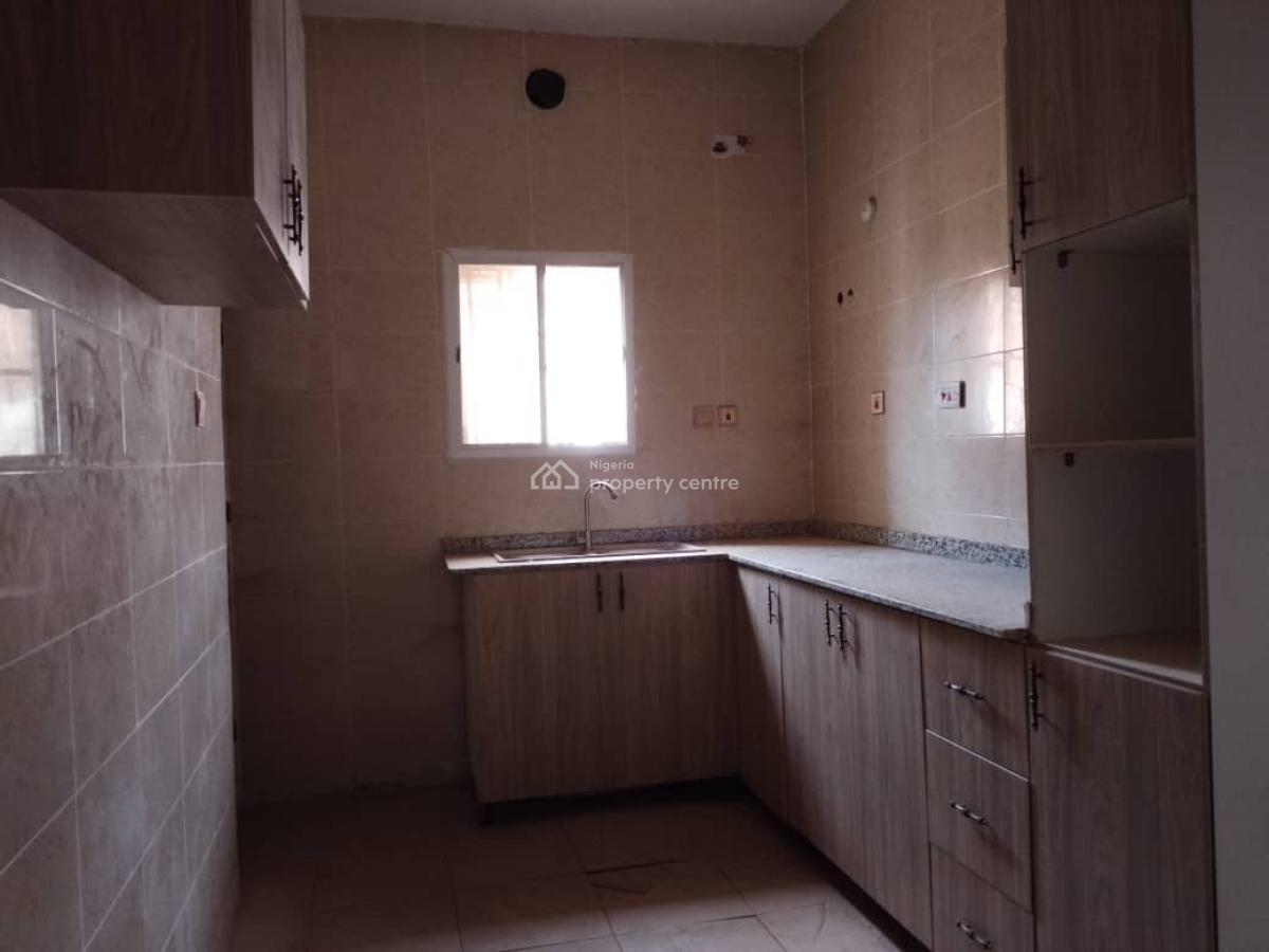 Beautiful 2 Bedroom Apartment, En-suite, Serene Neighborhood, By American International School, Durumi, Abuja, Flat / Apartment for Rent