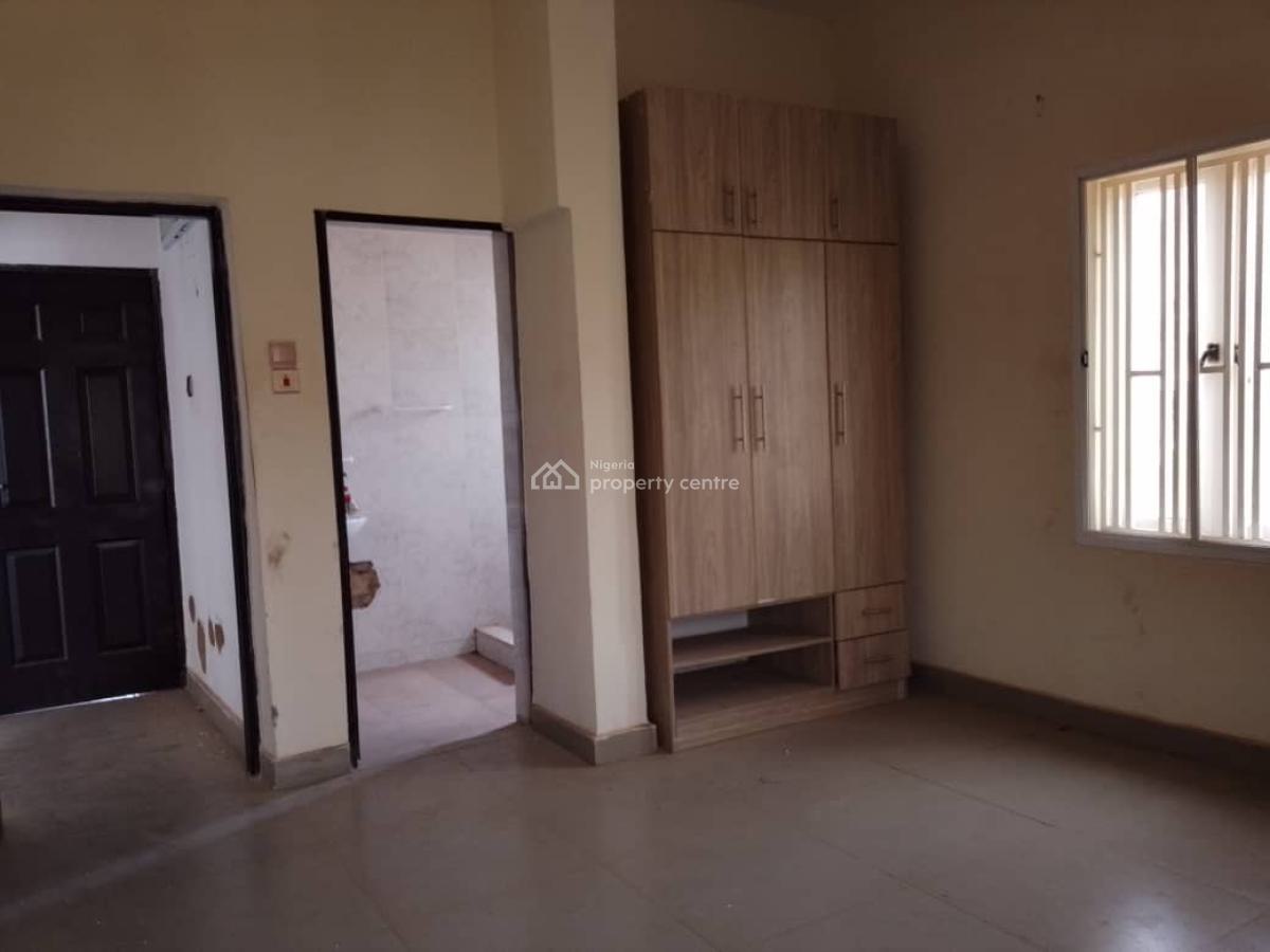 Beautiful 2 Bedroom Apartment, En-suite, Serene Neighborhood, By American International School, Durumi, Abuja, Flat / Apartment for Rent