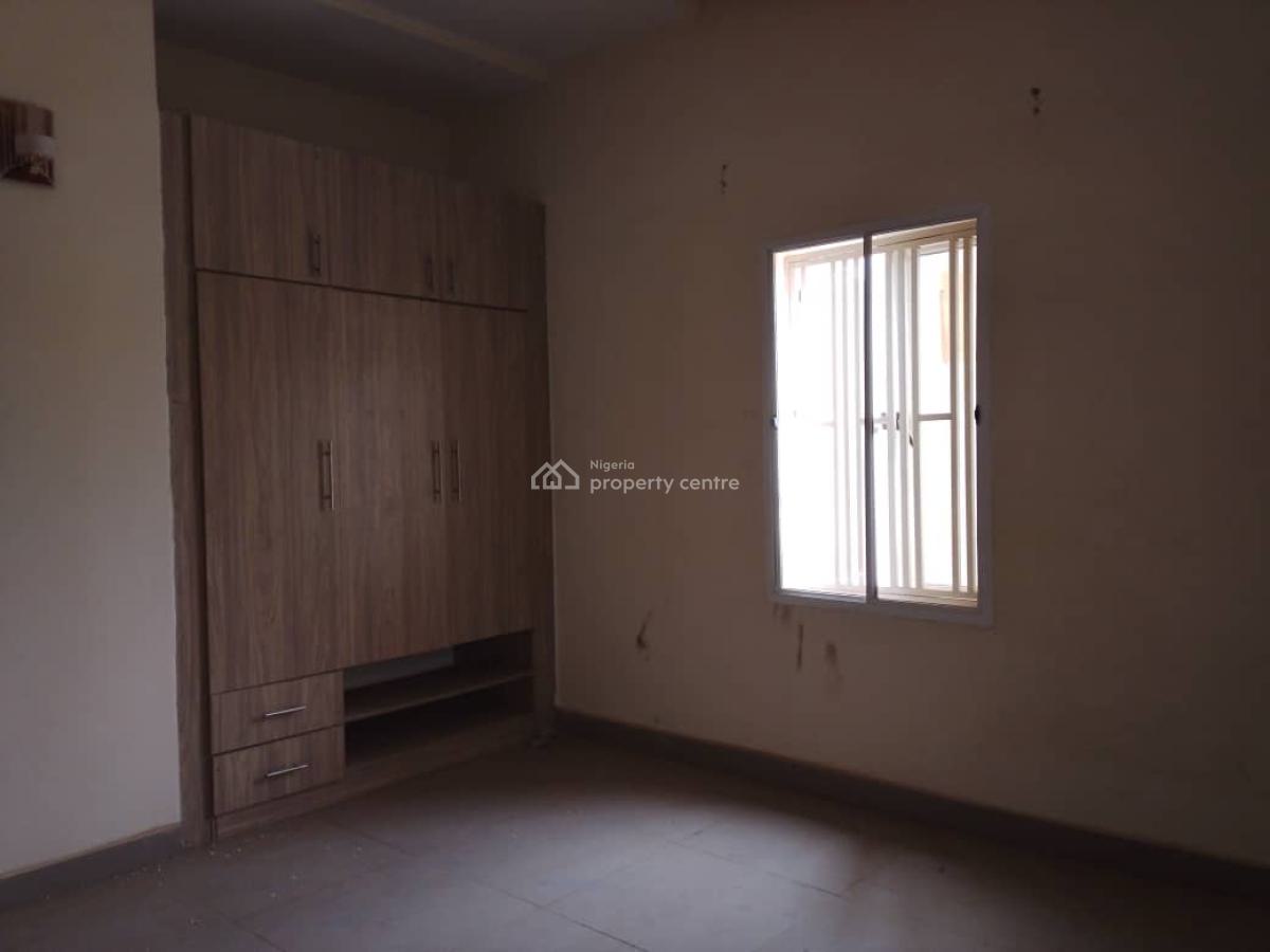 Beautiful 2 Bedroom Apartment, En-suite, Serene Neighborhood, By American International School, Durumi, Abuja, Flat / Apartment for Rent