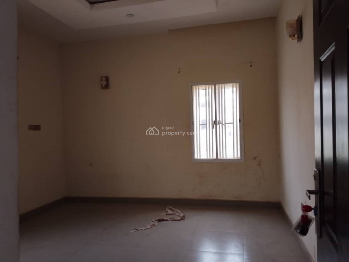 Beautiful 2 Bedroom Apartment, En-suite, Serene Neighborhood, By American International School, Durumi, Abuja, Flat / Apartment for Rent