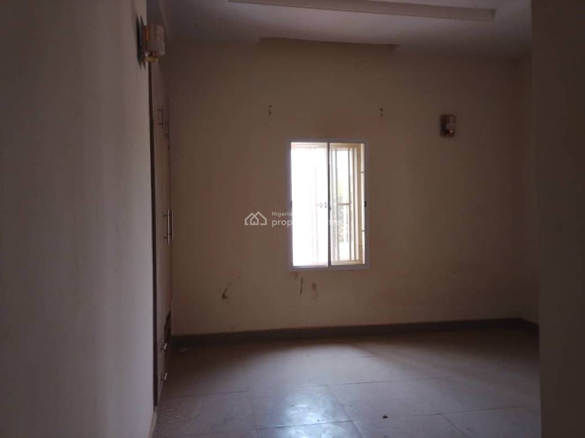 Beautiful 2 Bedroom Apartment, En-suite, Serene Neighborhood, By American International School, Durumi, Abuja, Flat / Apartment for Rent