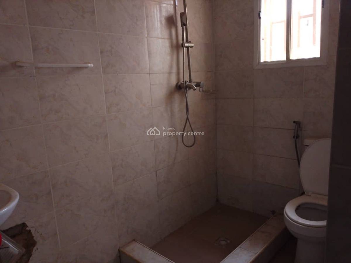 a Very Good Spacious 2-bedroom Flat, By America School, Durumi, Abuja, Flat / Apartment for Rent