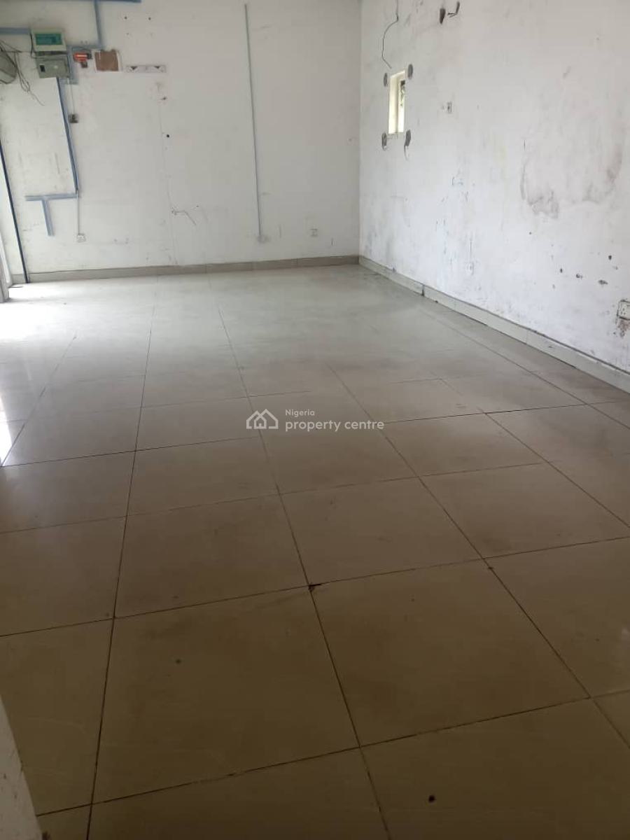 Shop/office Space, The Hub Plaza 62 Addo Road, Eti-osa, Ajah, Lagos, Plaza / Complex / Mall for Rent