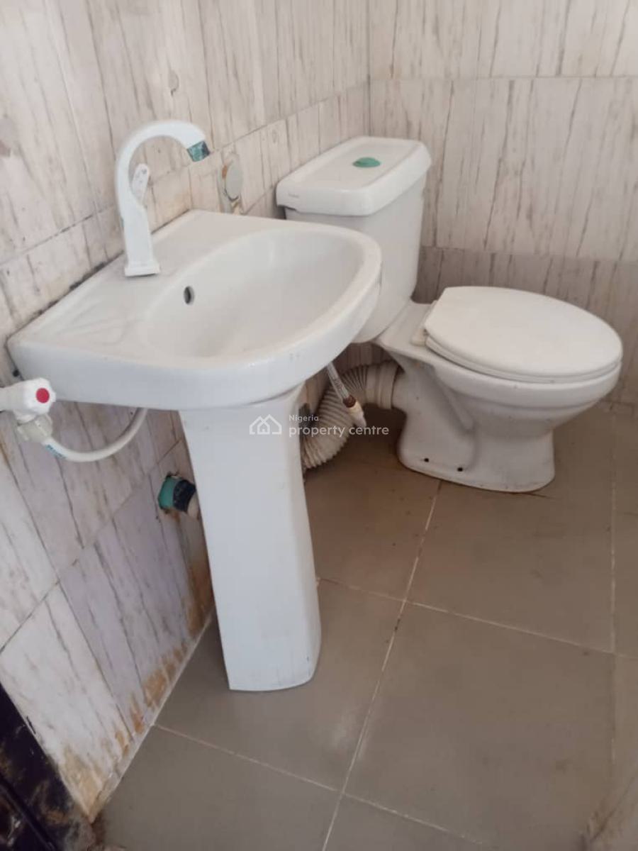 Shop/office Space, The Hub Plaza 62 Addo Road, Eti-osa, Ajah, Lagos, Plaza / Complex / Mall for Rent