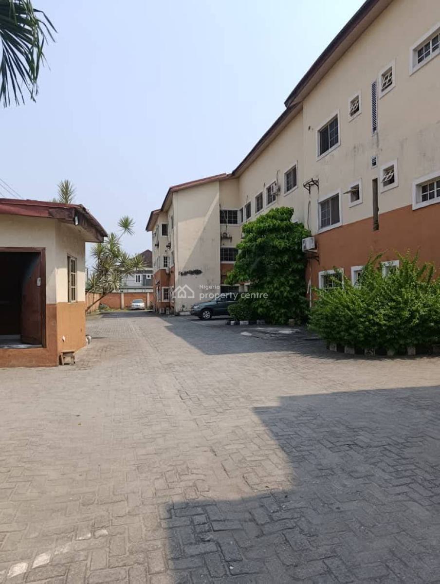 a Spacious and Well Maintained 5 Bedroom Duplex with Bq, Agungi, Lekki, Lagos, Terraced Duplex for Rent
