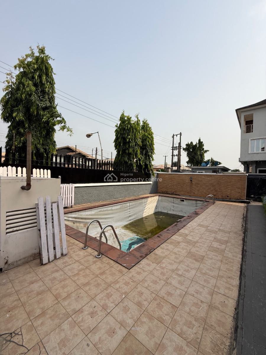 4 Bedroom Terrace Duplex Commercial Duplex with Bq, Lekki Phase 1, Lekki, Lagos, Terraced Duplex for Rent