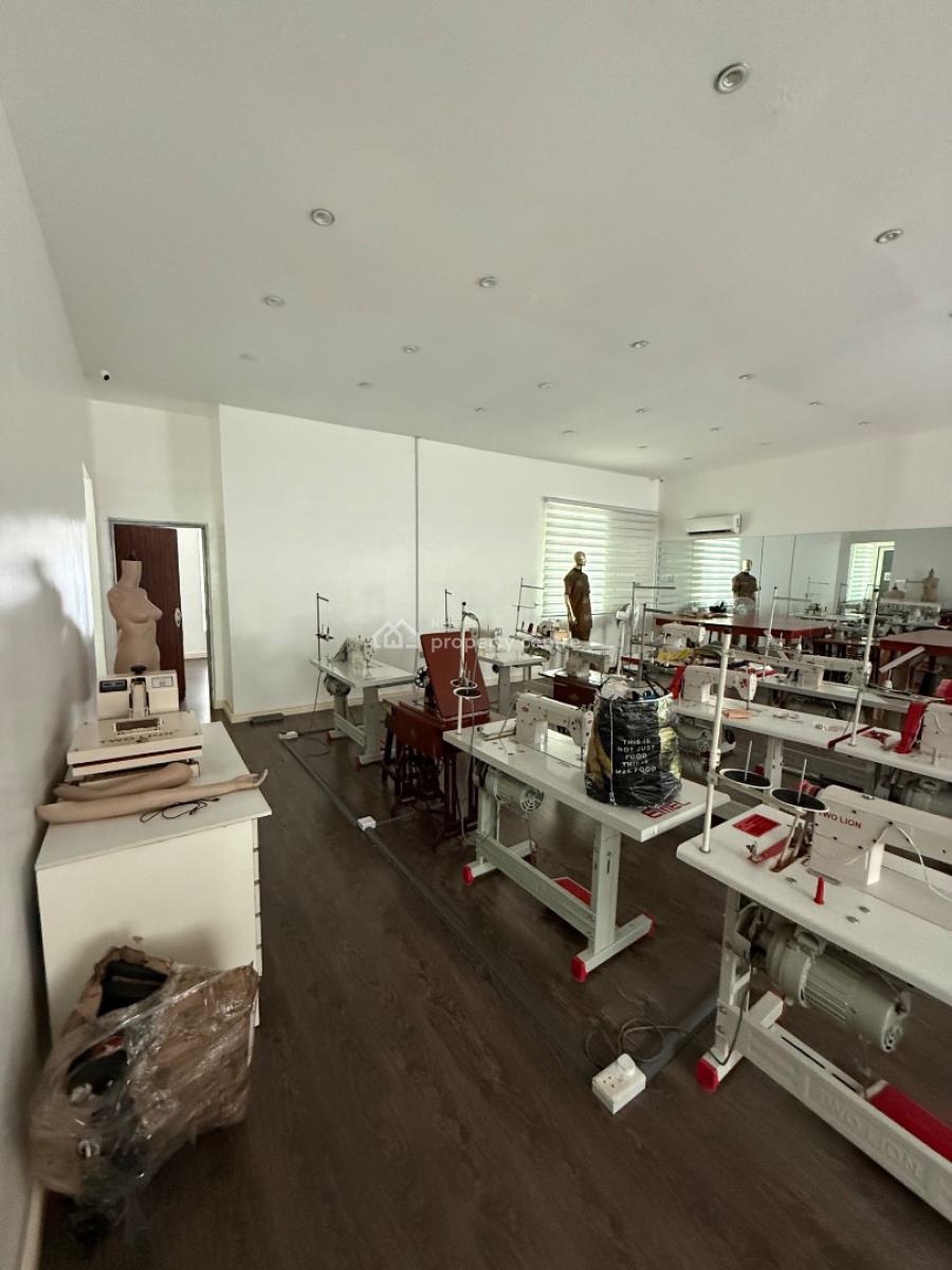 4 Bedroom Terrace Duplex Commercial Duplex with Bq, Lekki Phase 1, Lekki, Lagos, Terraced Duplex for Rent